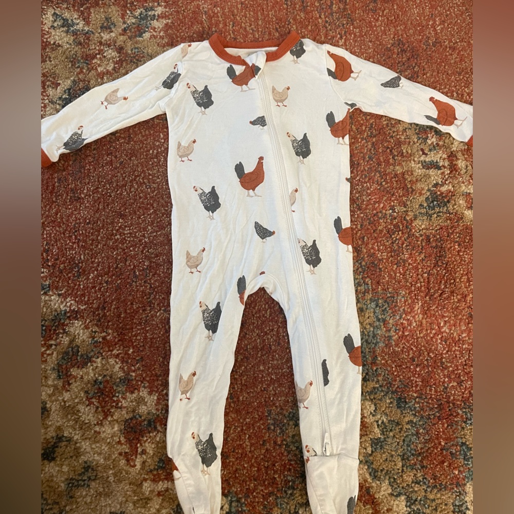 Kyte Baby footie in Chick 🐓